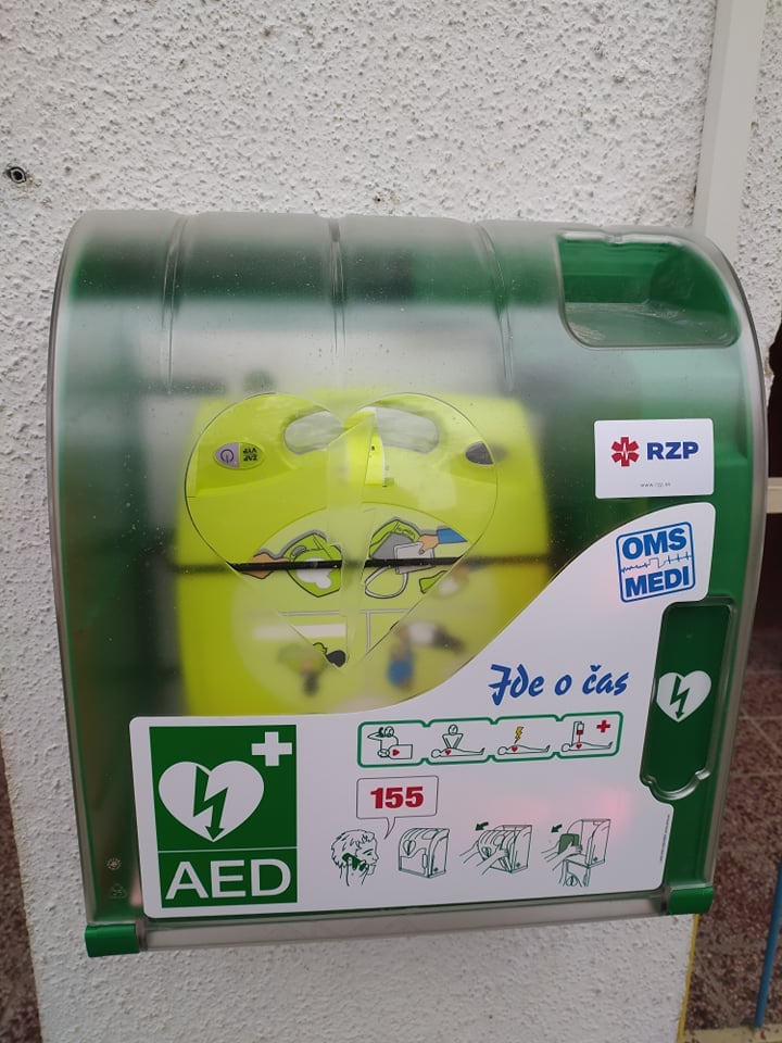 Nový AED prístroj na sídlisku Drieňová