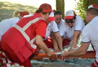 Cezhraničná spolupráca Červeného kríža: Vzdelávacia odborná prax v Gabčíkove pre Červený kríž.